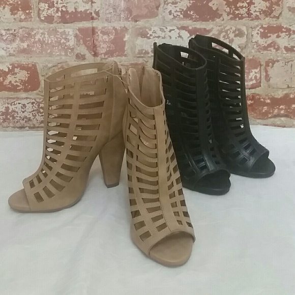 D Heart Shoes - Shoes peep open toe caged sandal bootie tan New